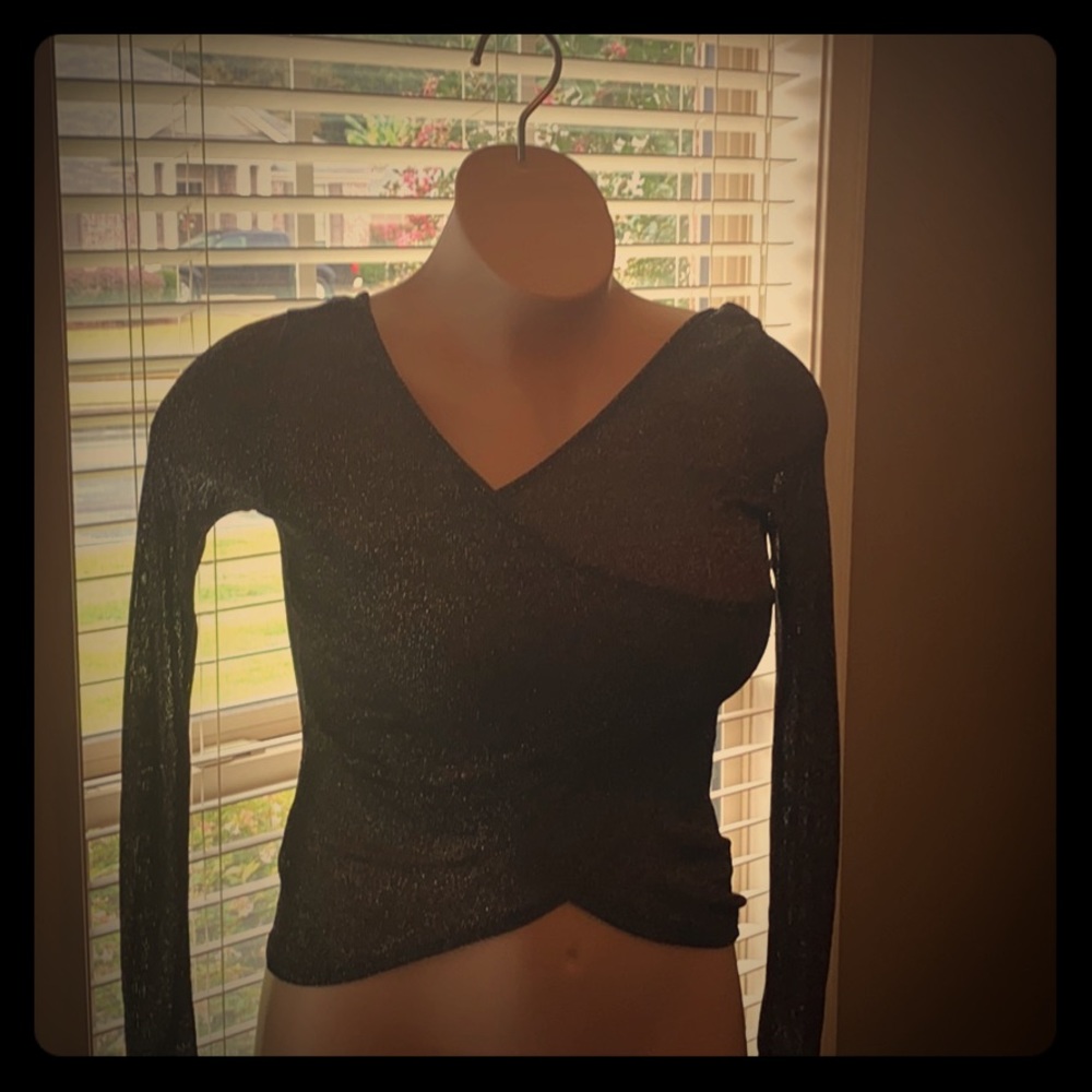 ❤️2 for $25 Silver Metallic Black Midriff Blouse